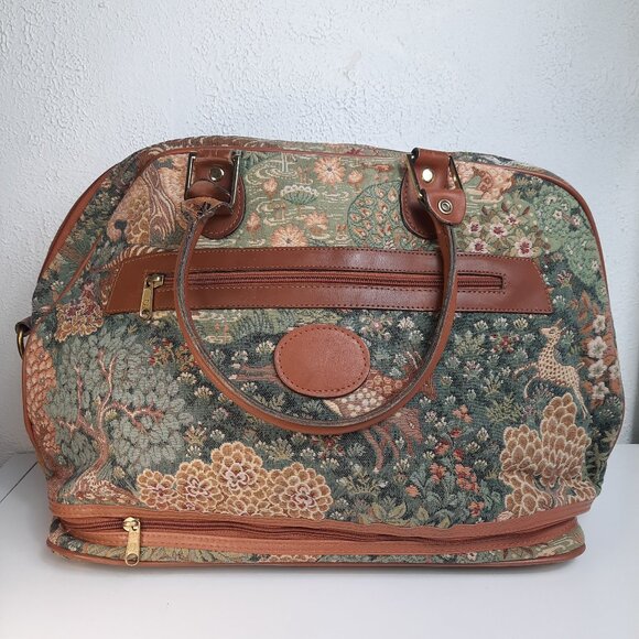 Pegasus Handbags - Vintage Expandable Tapestry Bag Overnight Bag  Tote Pegasus Cottagecore Floral